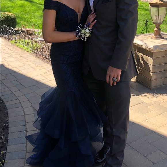 senior year prom - Picture 5 of 5